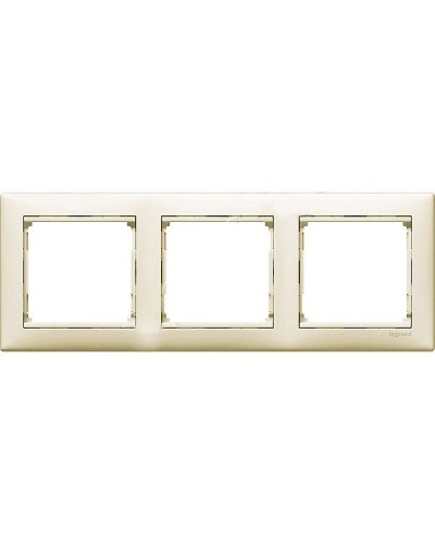 Рамка Valena 3 поста LEGRAND 774353 в Брянске Аксессуары для кабель-канала Pintop.ru